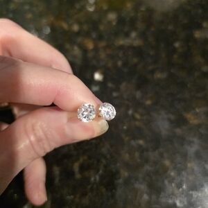 14kt Stud Earrings With 1 Carat Cz Stone Each. Beautiful Set